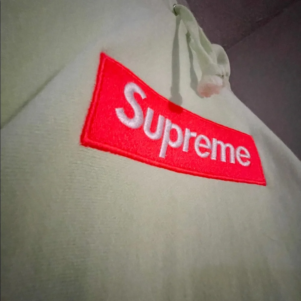 Supreme Box Logo Hooded Sweatshirt FW17 - Picture 3 of 8